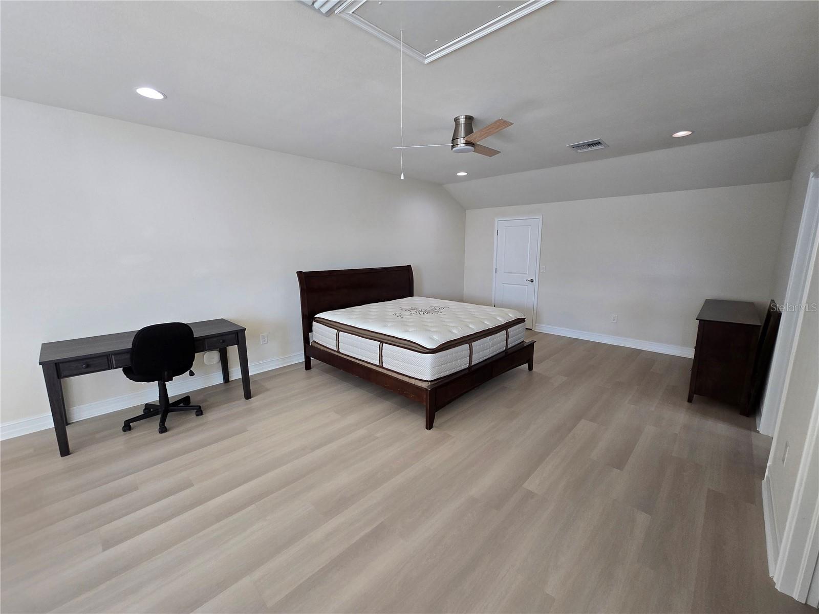 Image 18 of 39 For 11925 Perennial Place