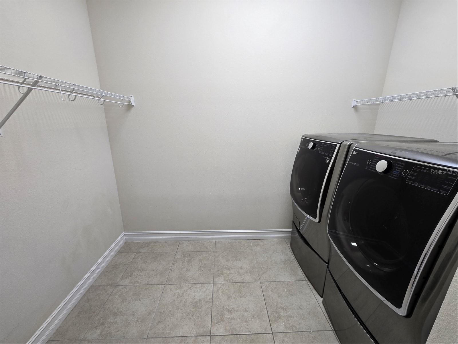 Image 8 of 39 For 11925 Perennial Place