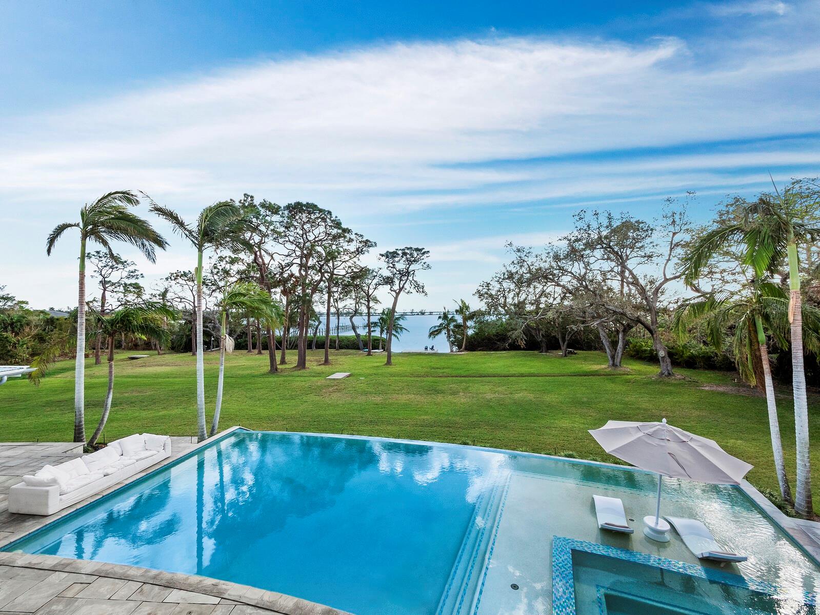 Image 22 of 93 For 8413 9th Avenue Nw