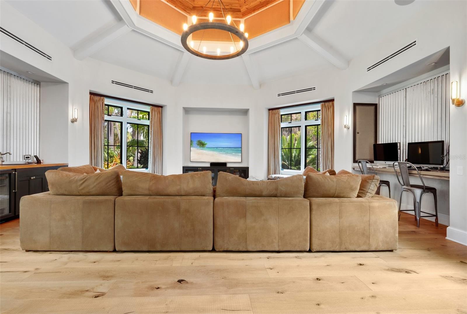 Image 33 of 93 For 8413 9th Avenue Nw