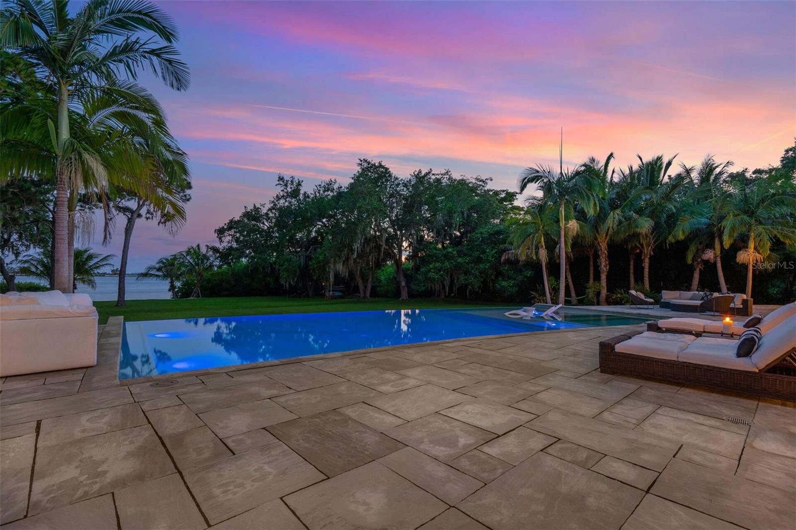 Image 54 of 93 For 8413 9th Avenue Nw