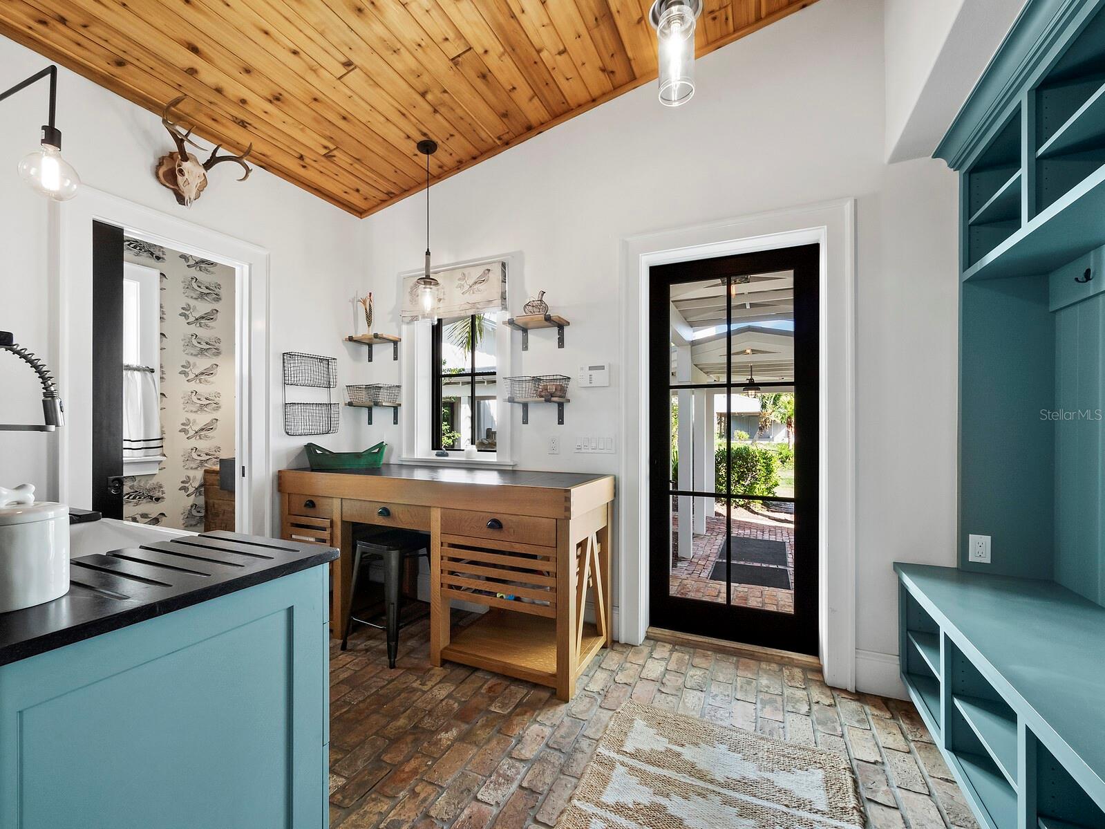 Image 60 of 93 For 8413 9th Avenue Nw