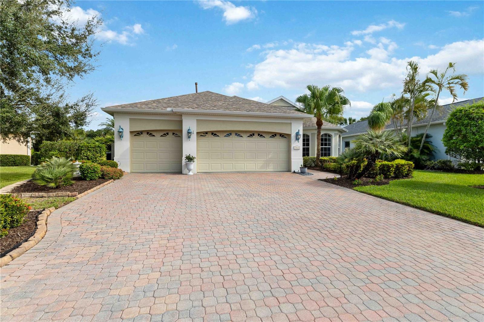 Image 5 of 49 For 7621 Charleston Street