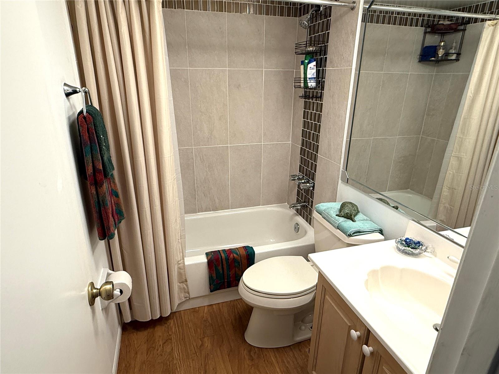 Image 22 of 38 For 315 30th Avenue W B212