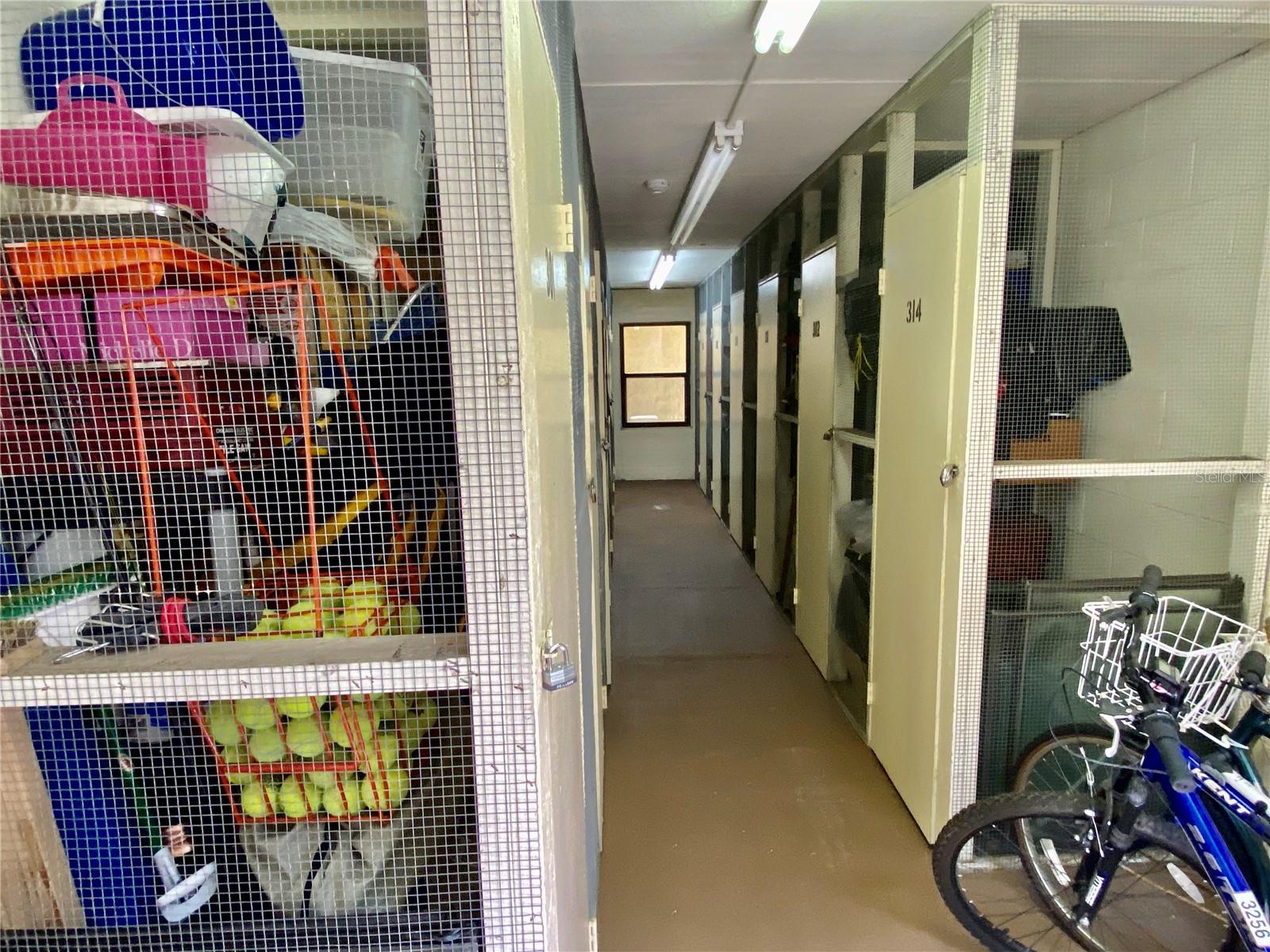 Image 27 of 38 For 315 30th Avenue W B212