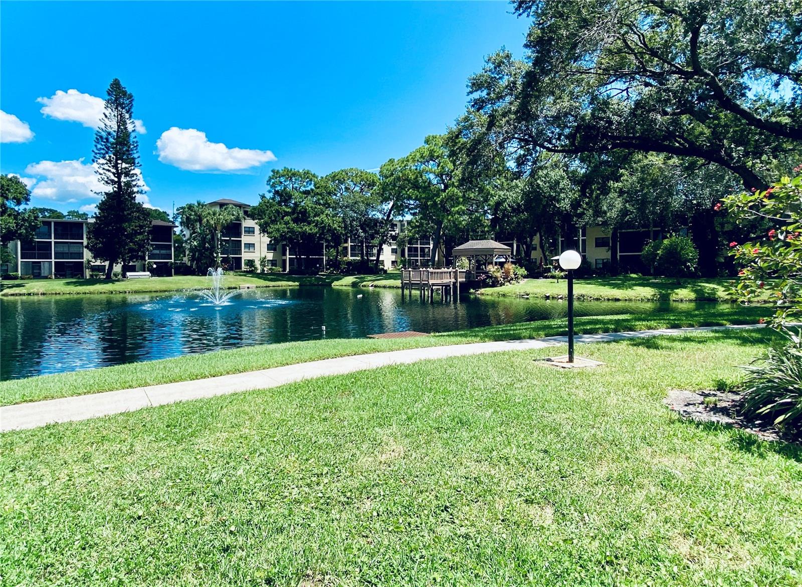 Image 5 of 38 For 315 30th Avenue W B212