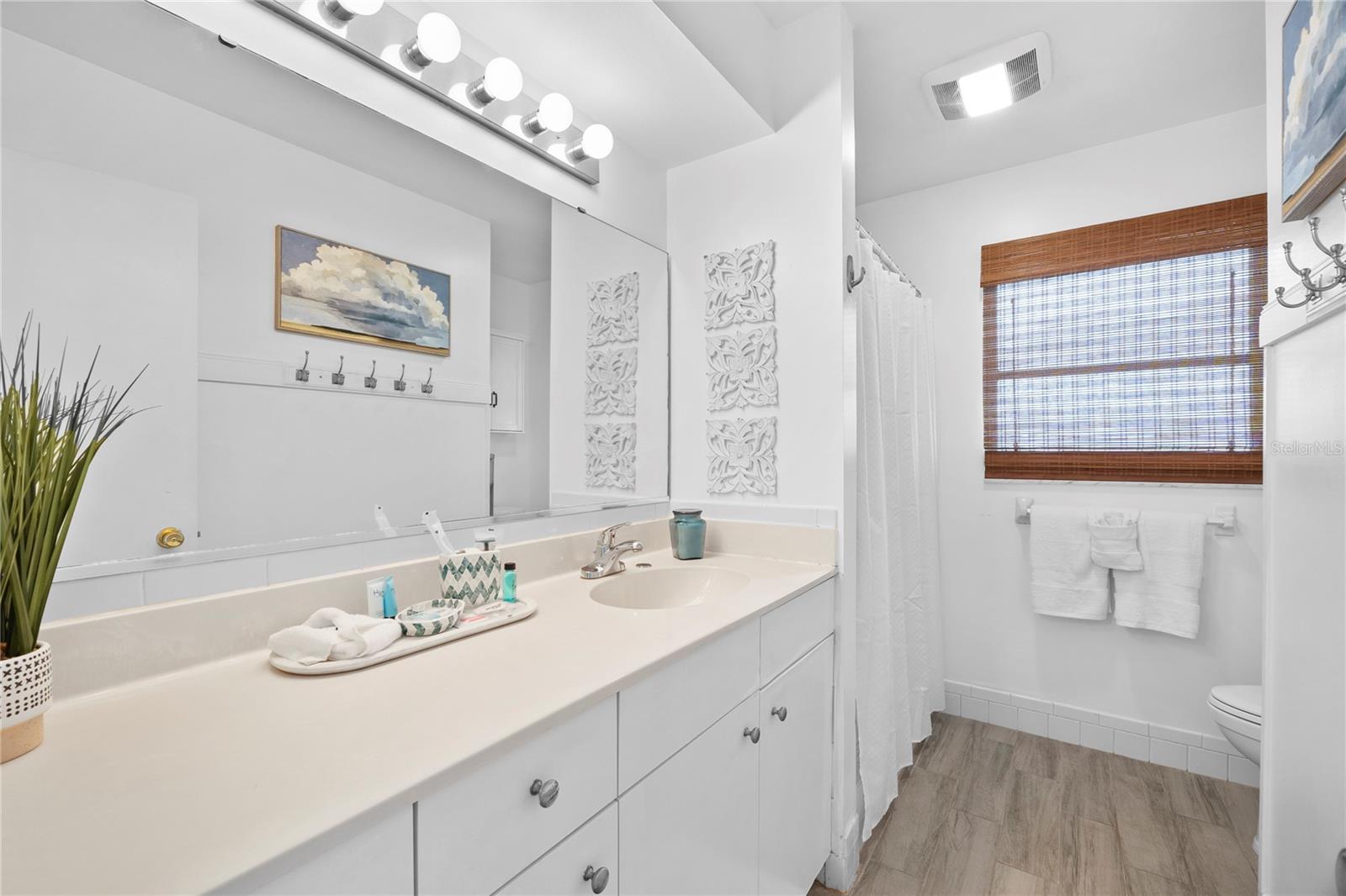 Image 25 of 33 For 437 Hickory Road