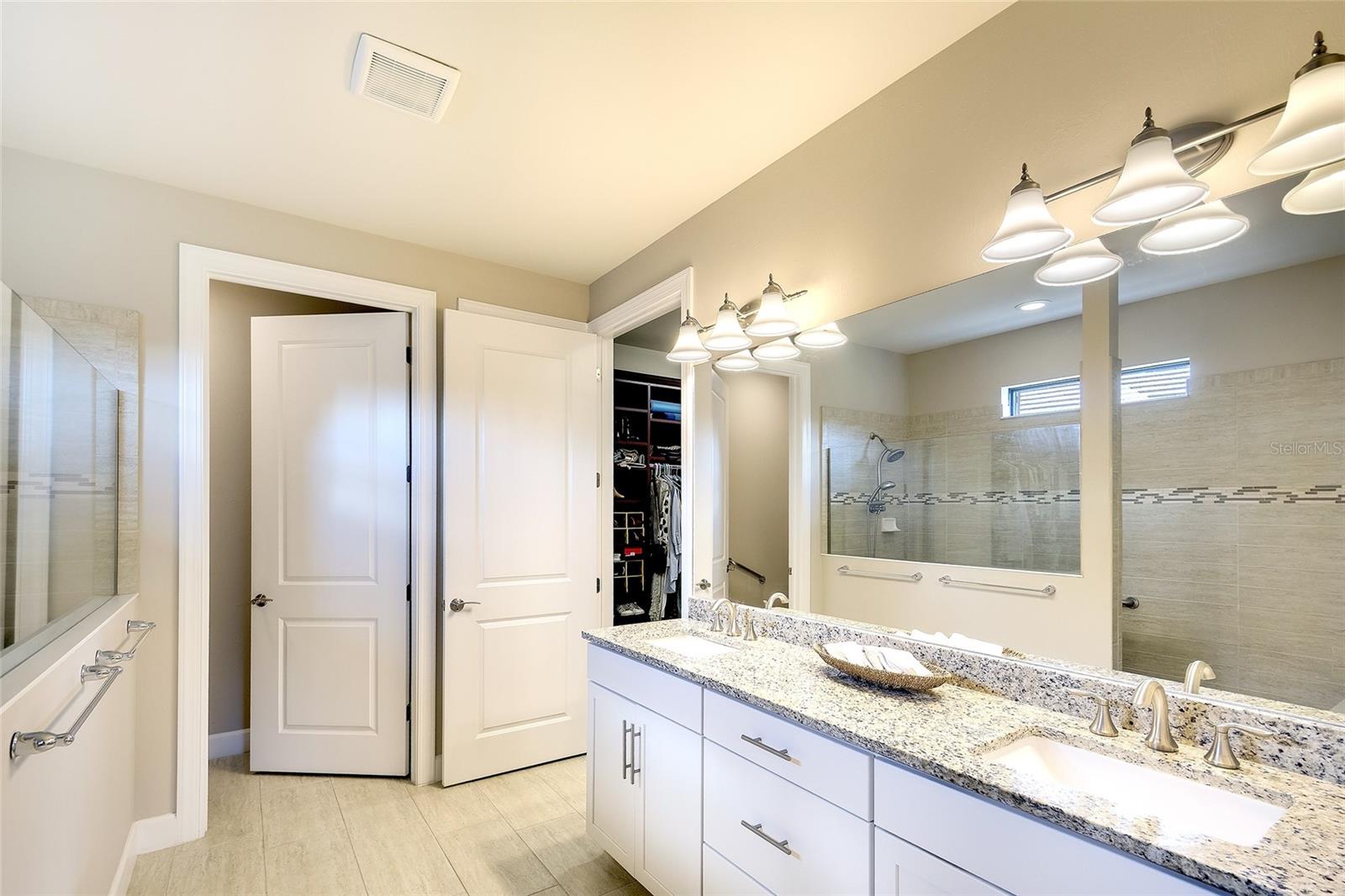 Image 21 of 52 For 17226 Seaford Way