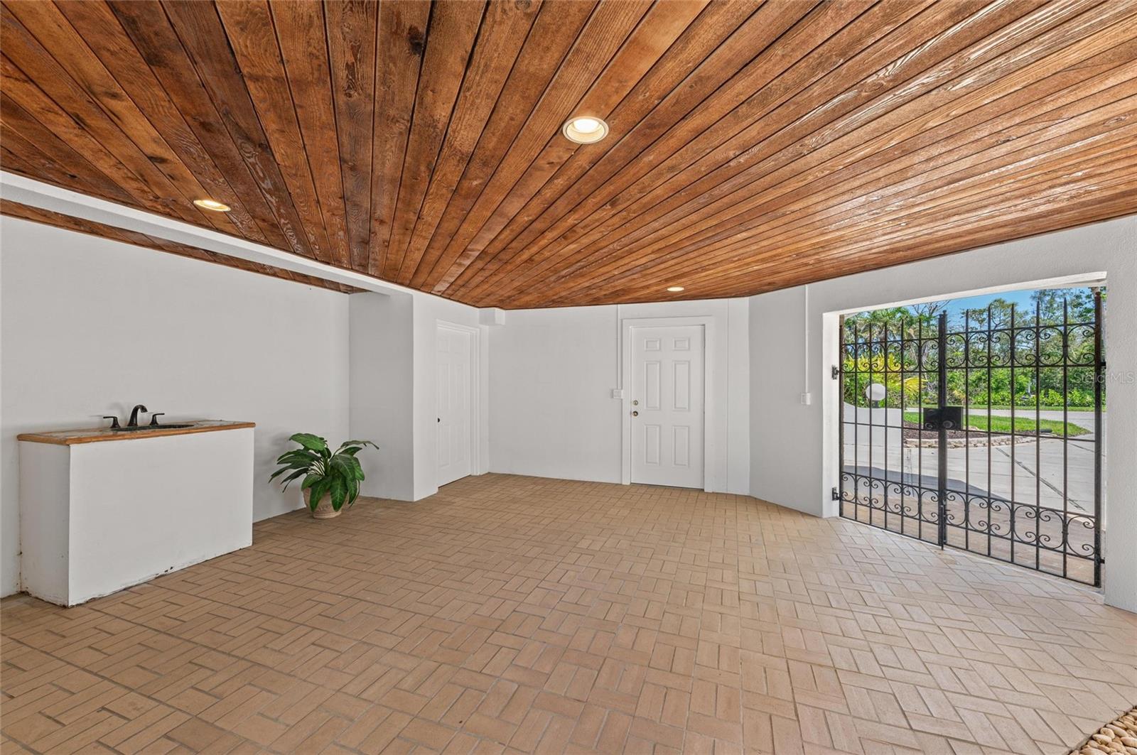 Image 89 of 99 For 78 Tidy Island Boulevard