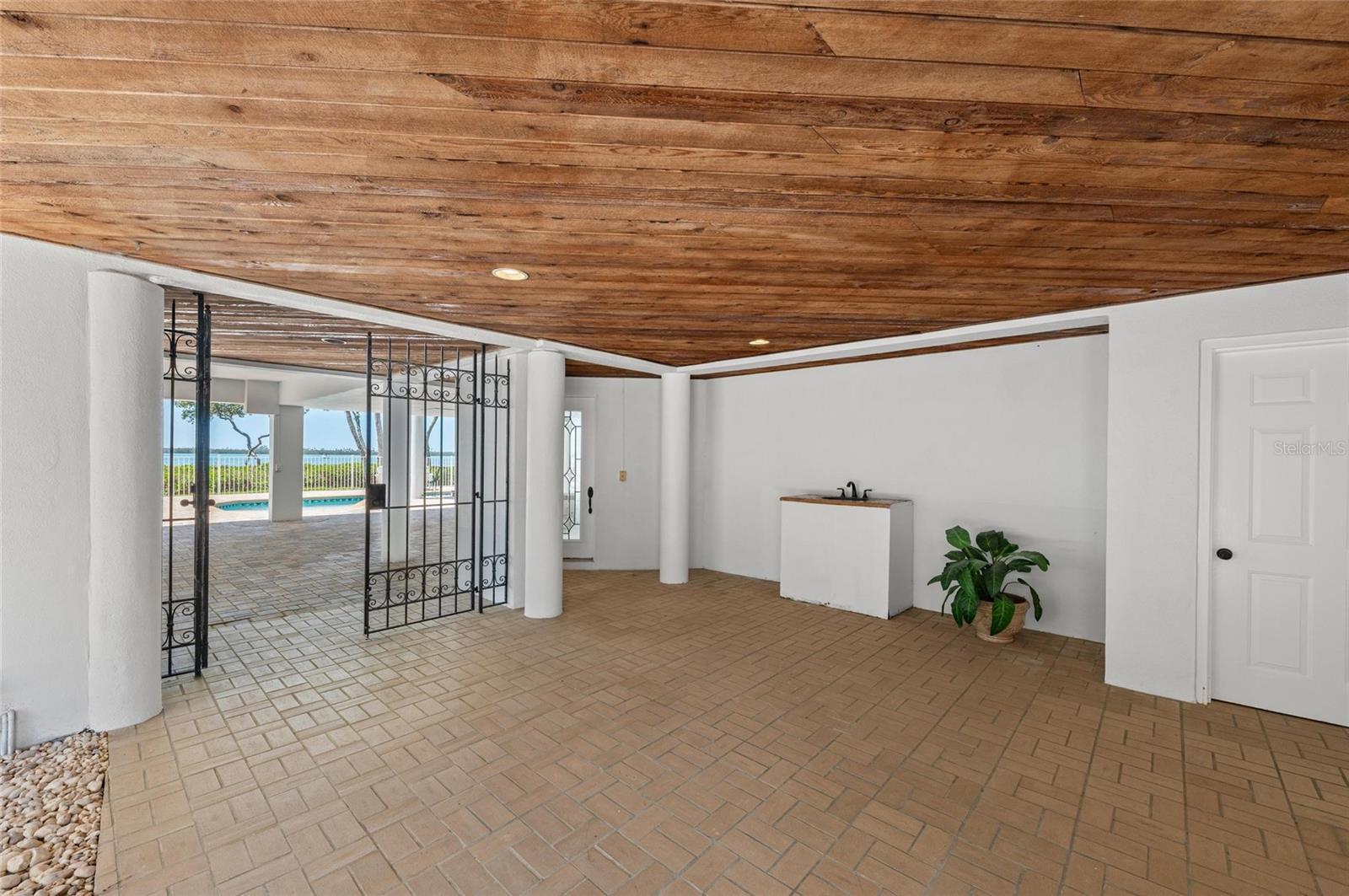 Image 90 of 99 For 78 Tidy Island Boulevard