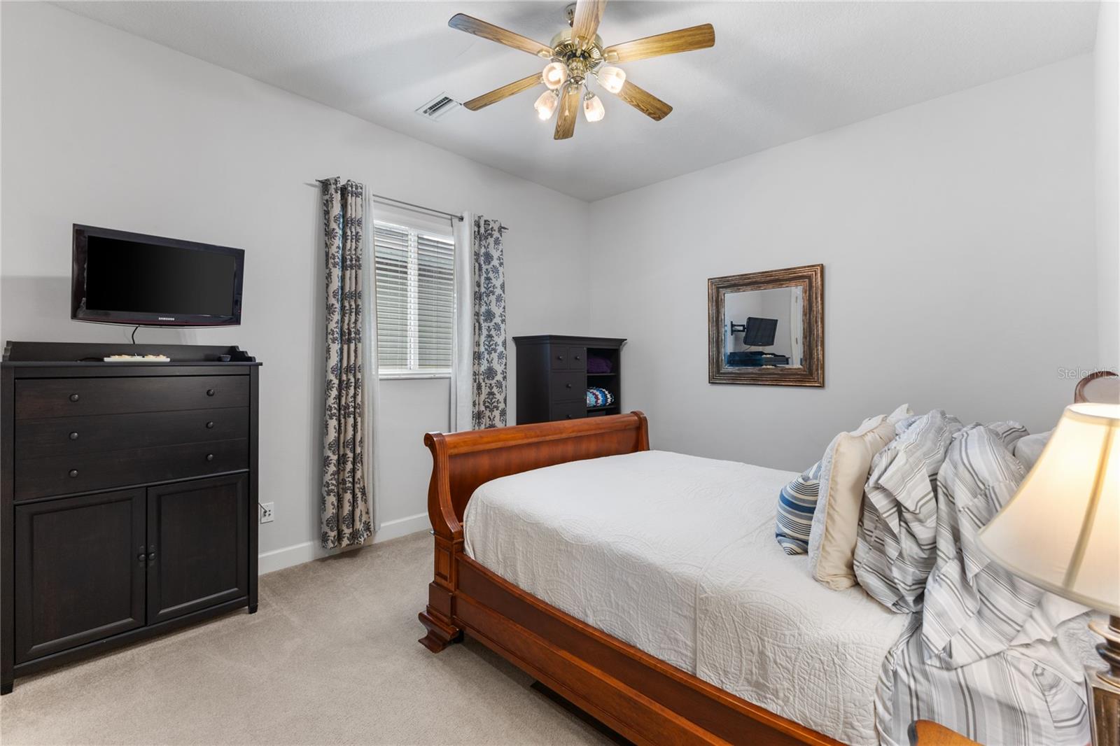 Listing photo id 14 for 1215 Acappella Lane