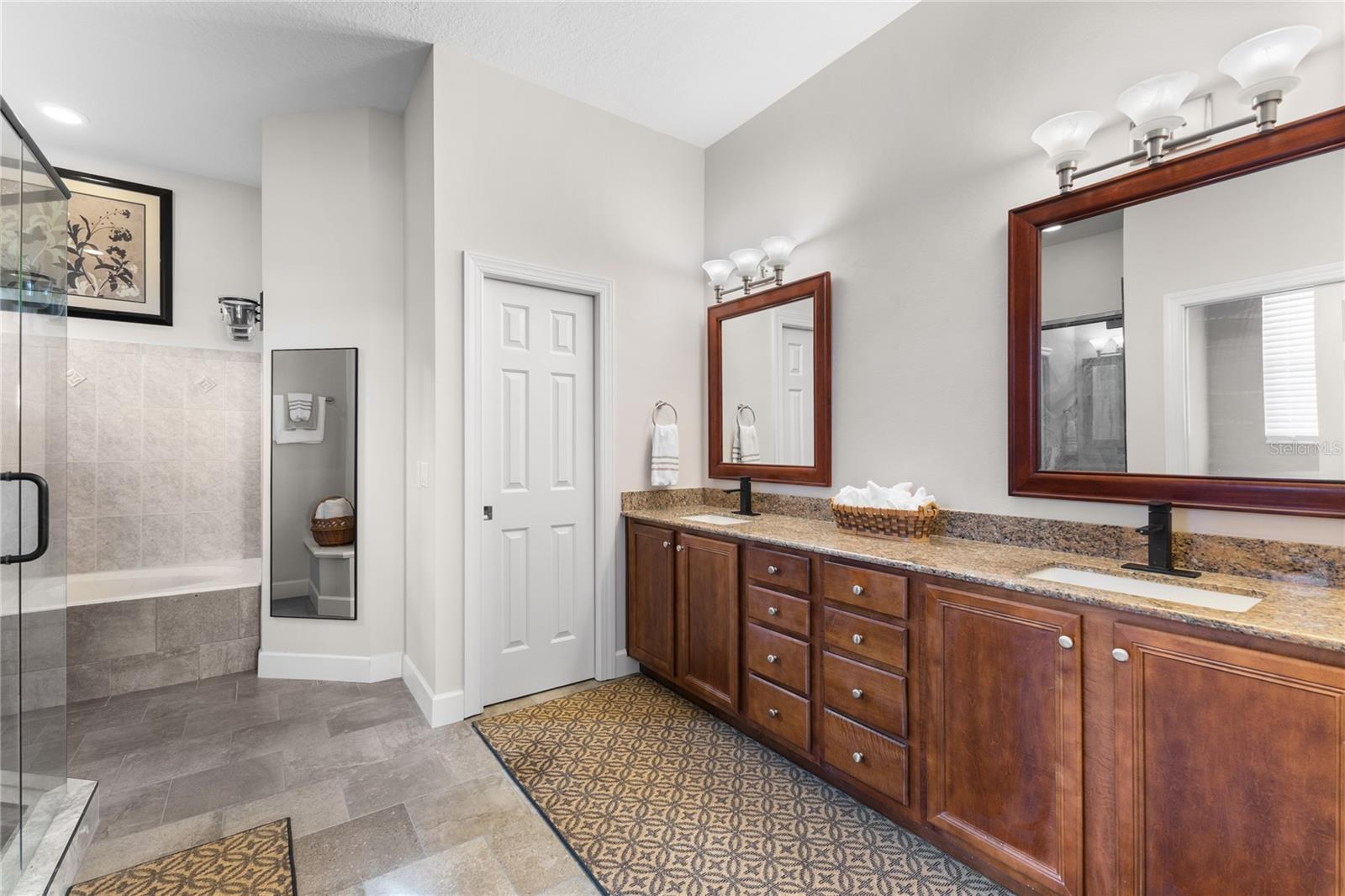 Listing photo id 23 for 1215 Acappella Lane