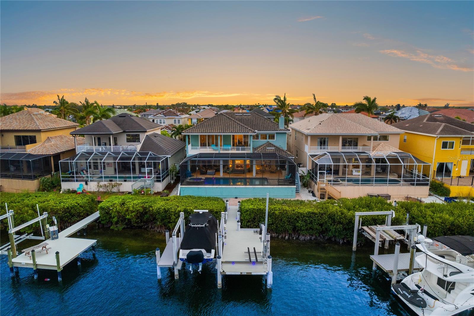 Listing photo id 2 for 1215 Acappella Lane