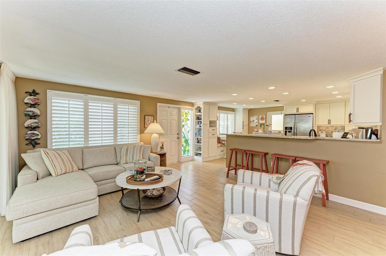 Image 11 of 80 For 136 Crescent Dr