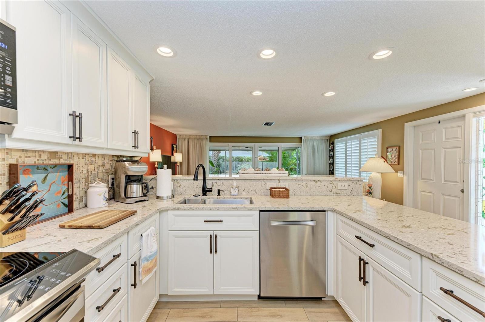 Image 18 of 80 For 136 Crescent Dr