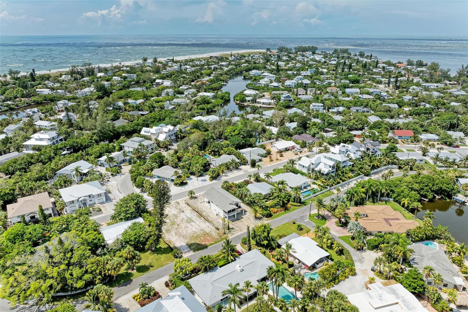 Image 67 of 80 For 136 Crescent Dr