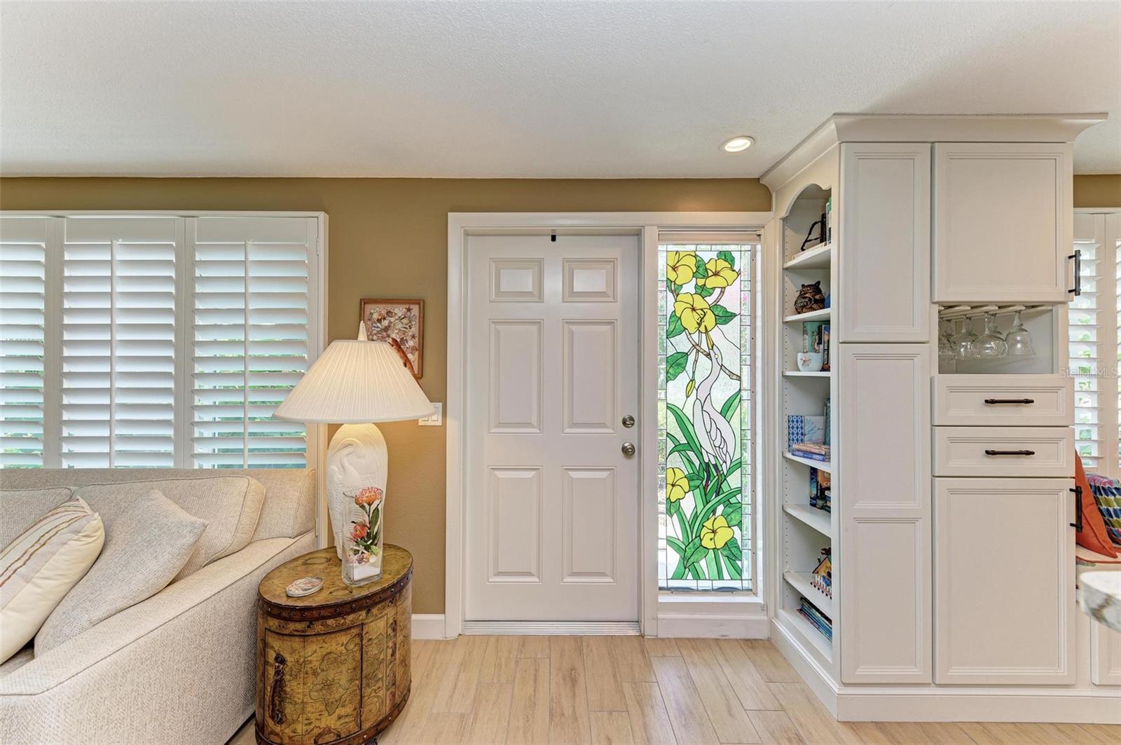 Image 8 of 80 For 136 Crescent Dr