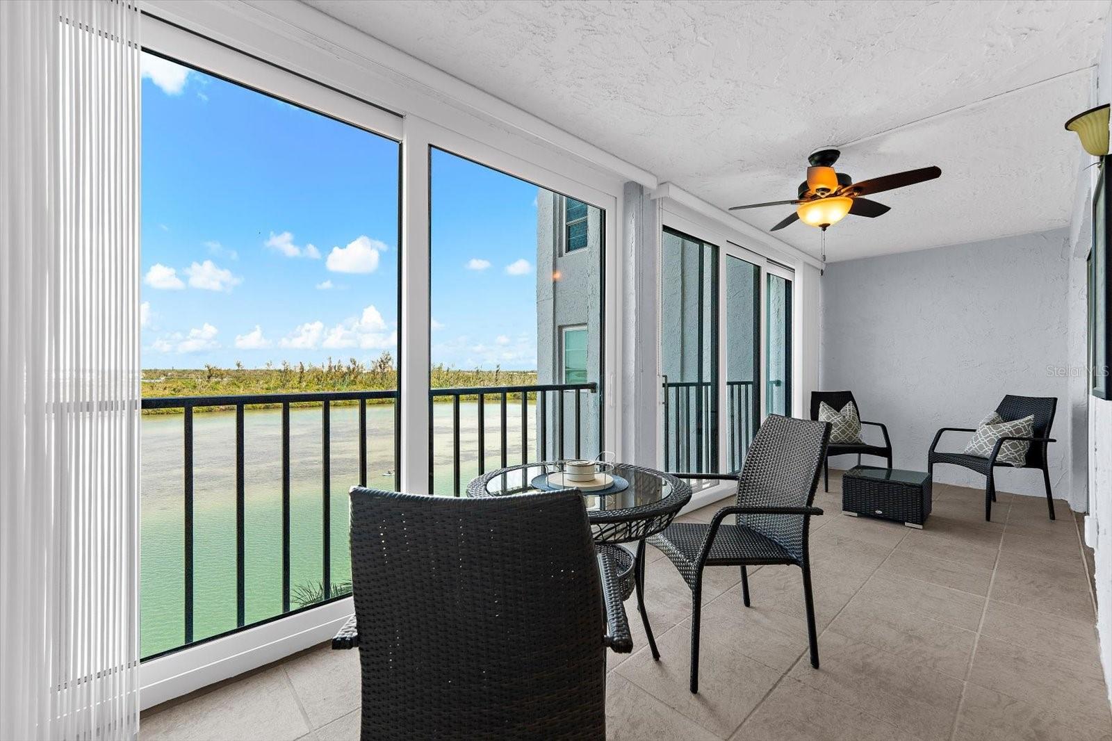 Image 15 of 71 For 9393 Midnight Pass Road 703