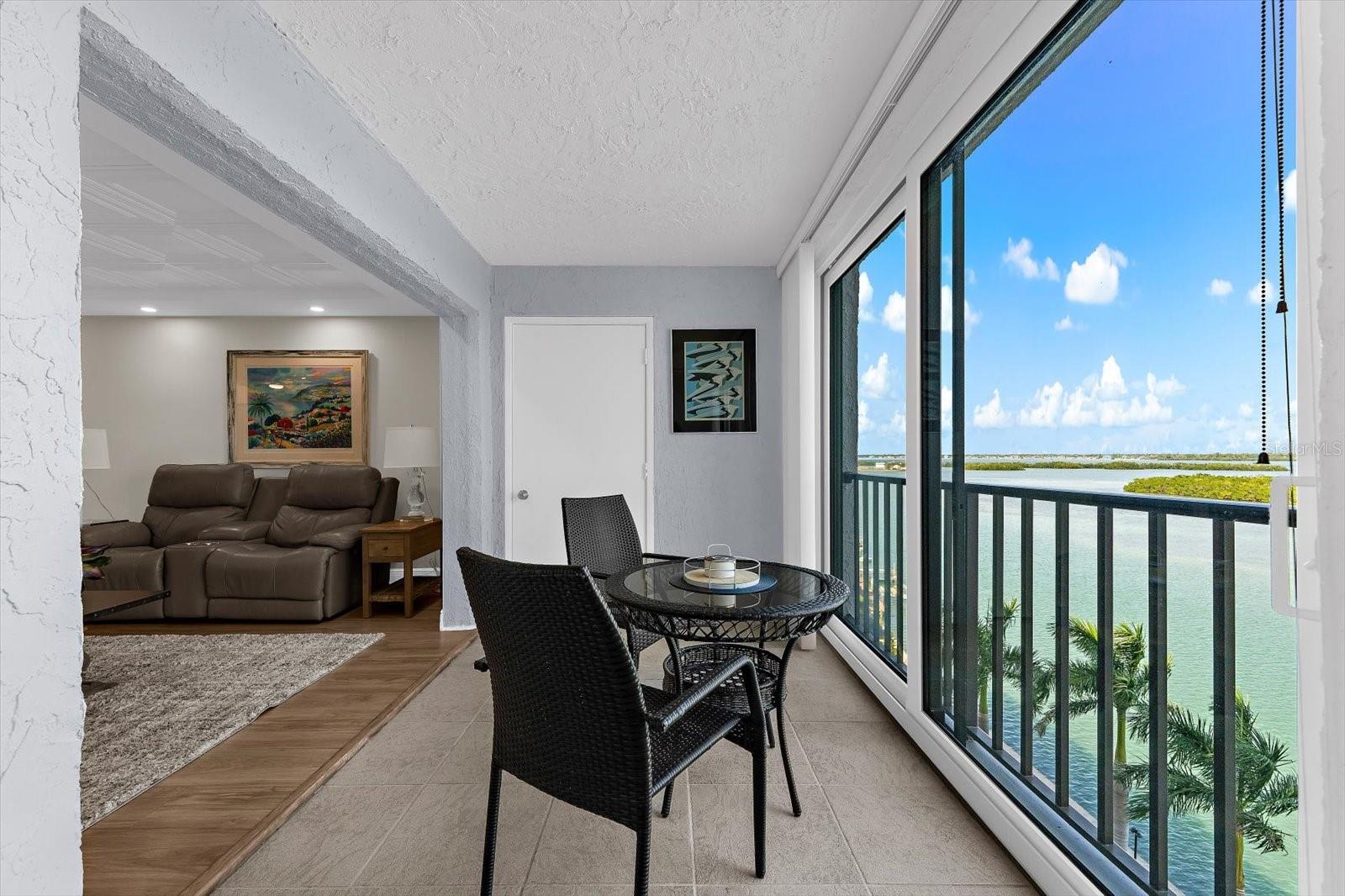 Image 19 of 71 For 9393 Midnight Pass Road 703