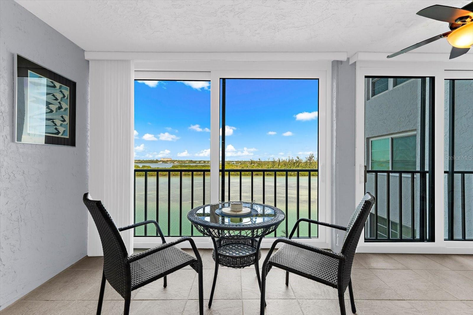 Image 20 of 71 For 9393 Midnight Pass Road 703