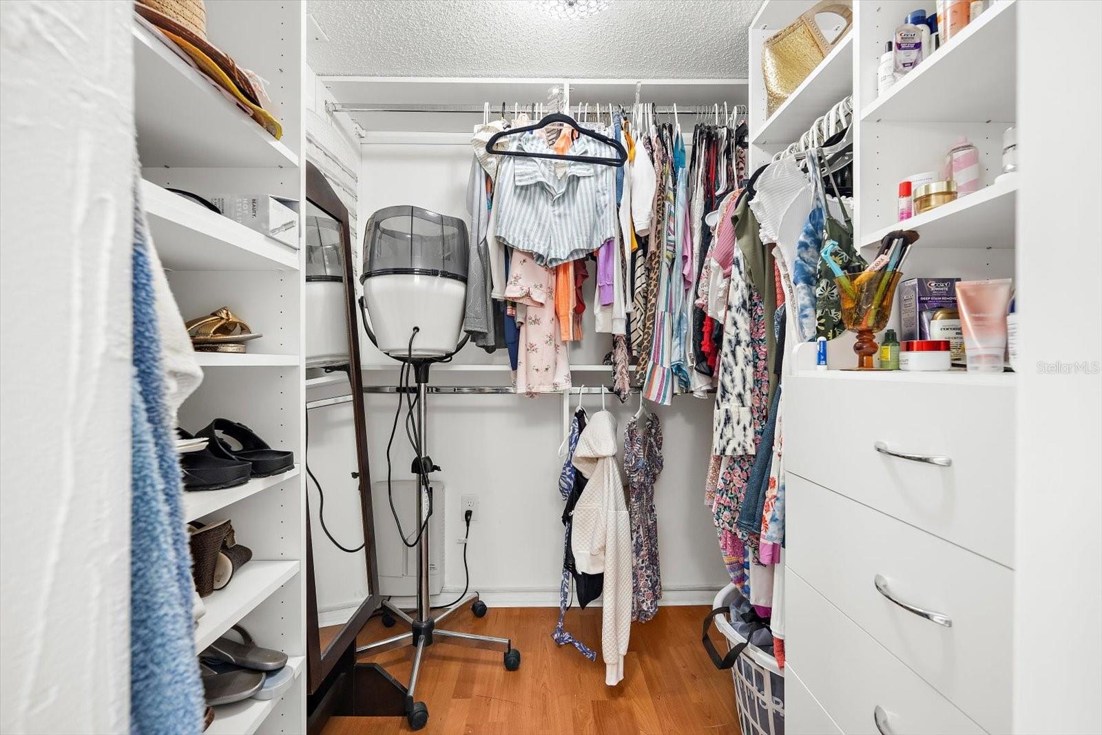 Image 26 of 71 For 9393 Midnight Pass Road 703