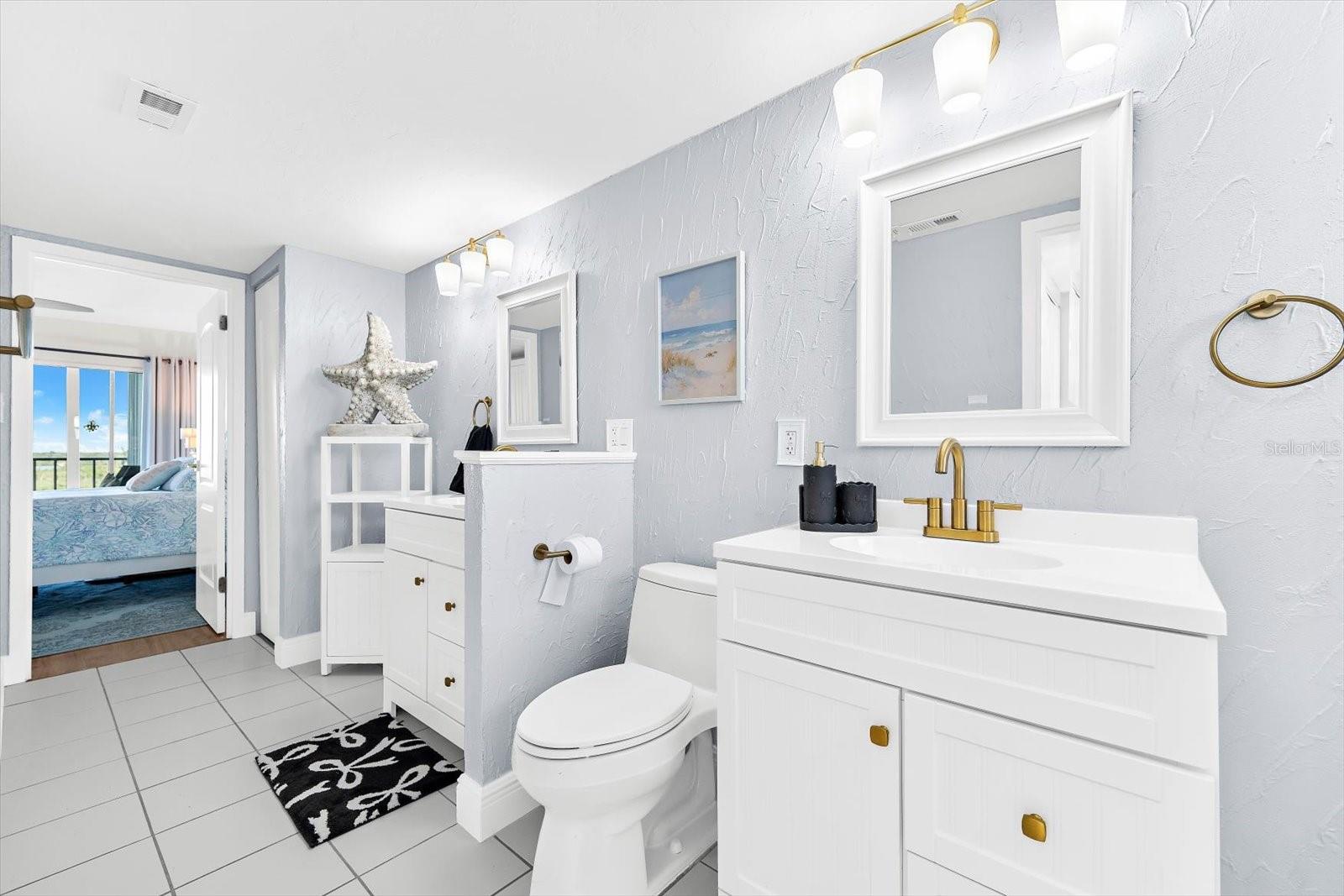 Image 29 of 71 For 9393 Midnight Pass Road 703