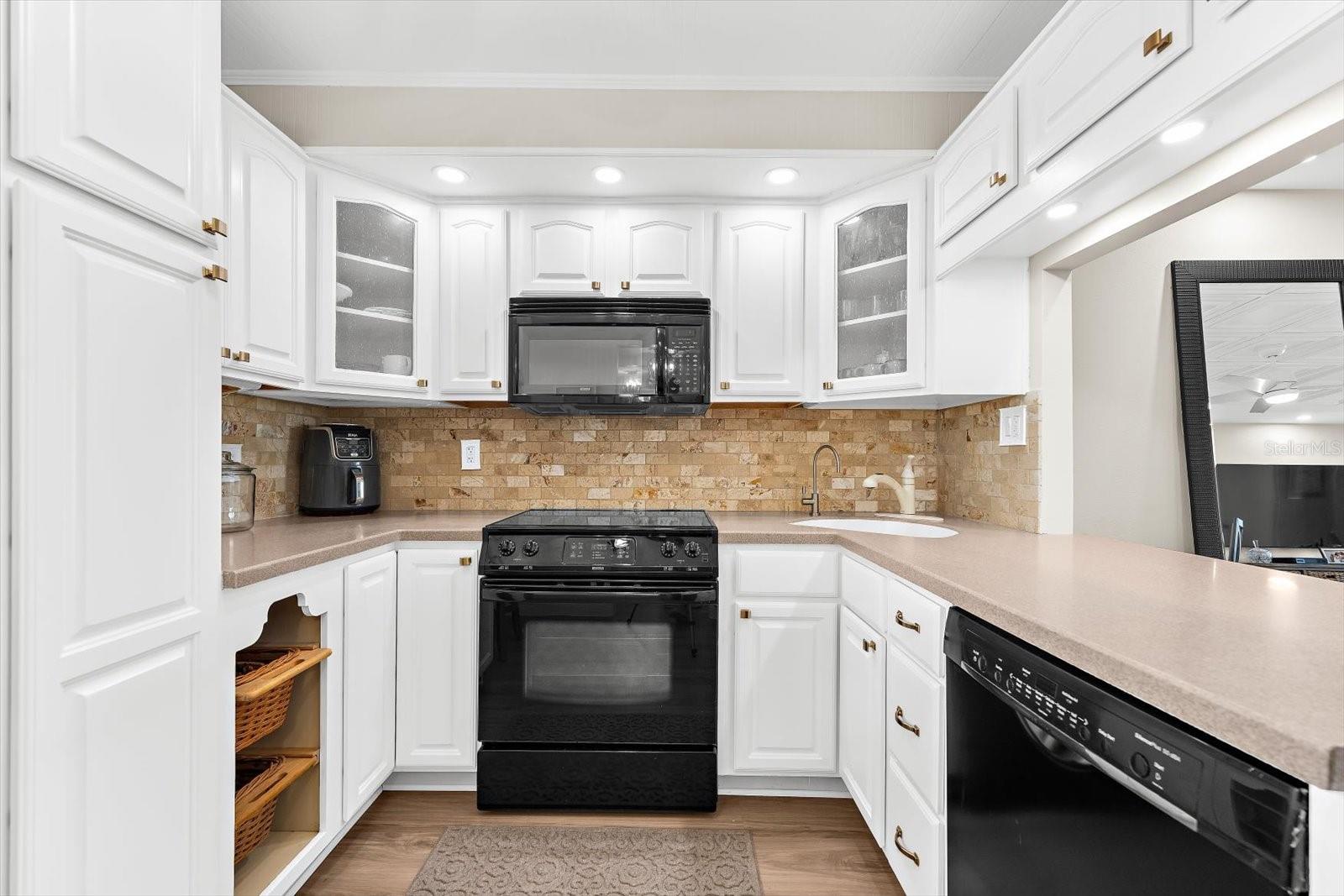 Image 4 of 71 For 9393 Midnight Pass Road 703