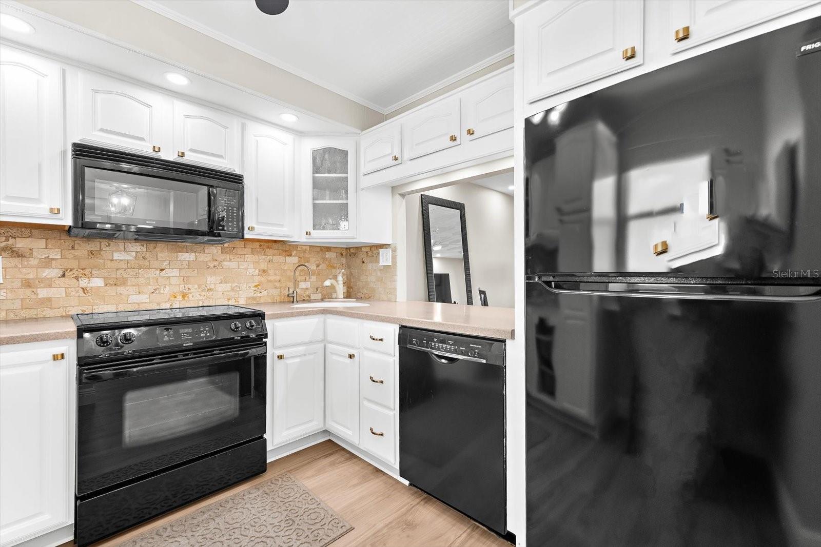 Image 5 of 71 For 9393 Midnight Pass Road 703