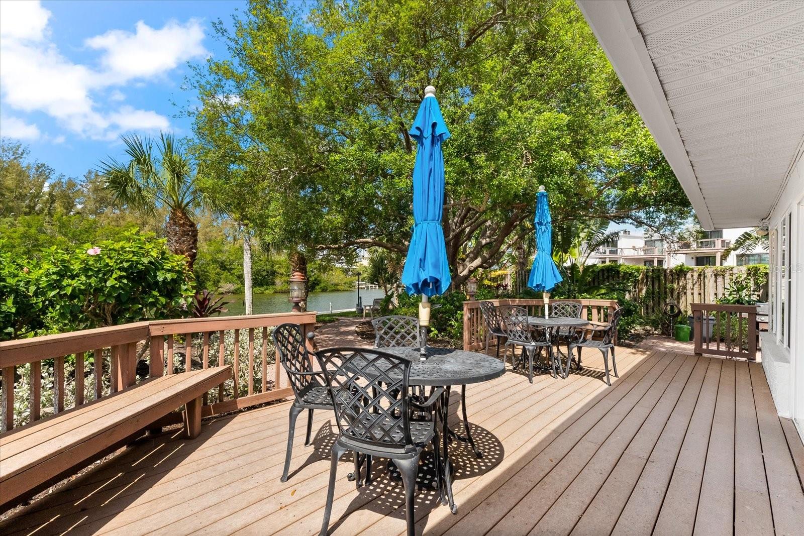 Image 51 of 71 For 9393 Midnight Pass Road 703