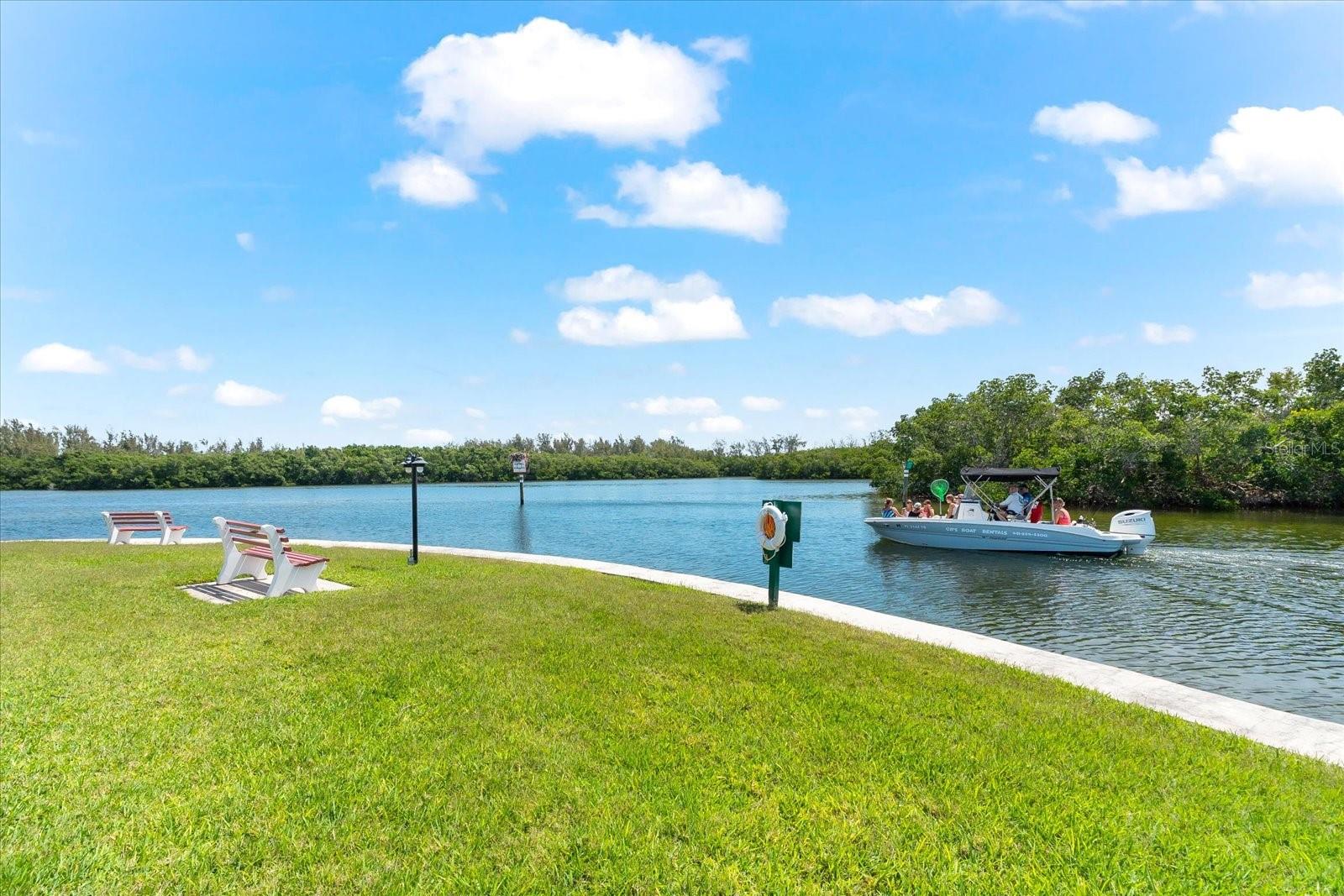 Image 58 of 71 For 9393 Midnight Pass Road 703