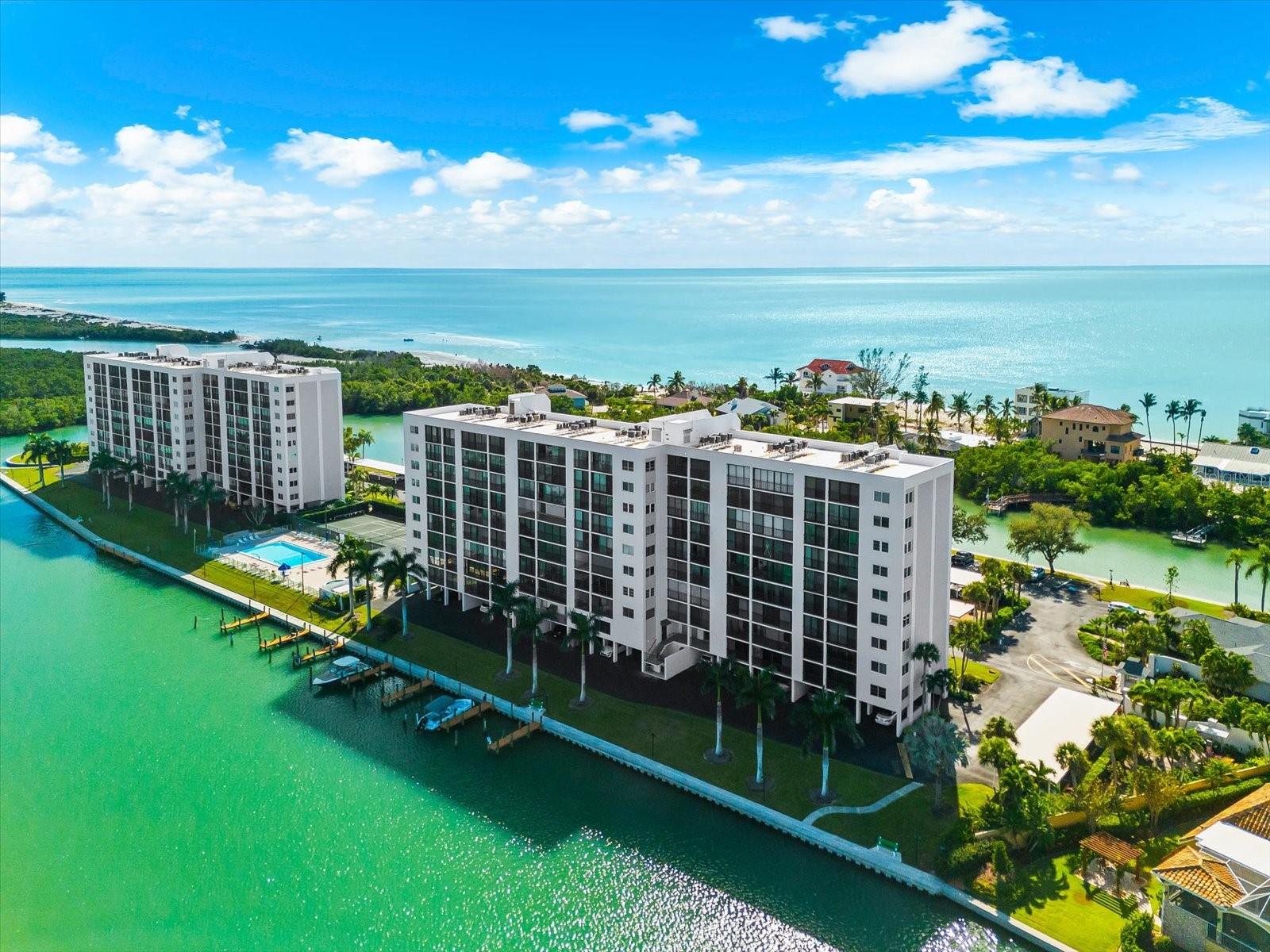 Image 60 of 71 For 9393 Midnight Pass Road 703