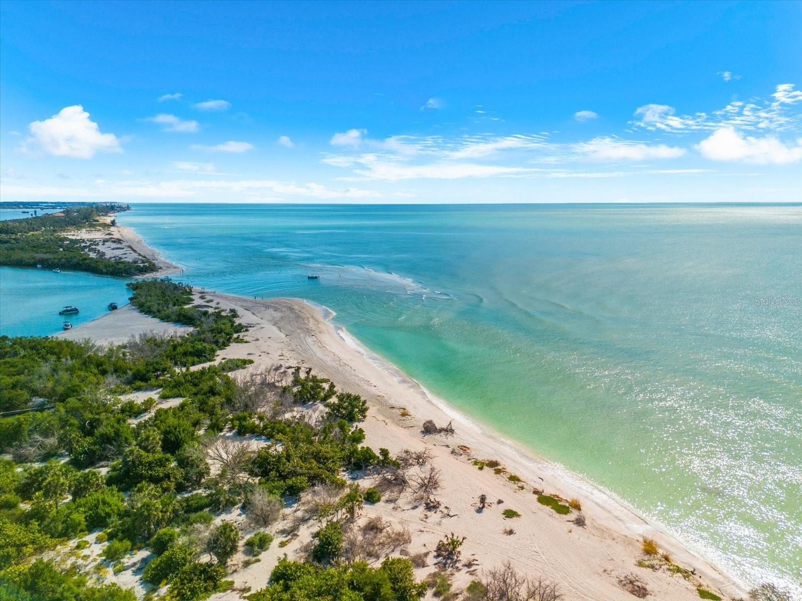 Image 66 of 71 For 9393 Midnight Pass Road 703