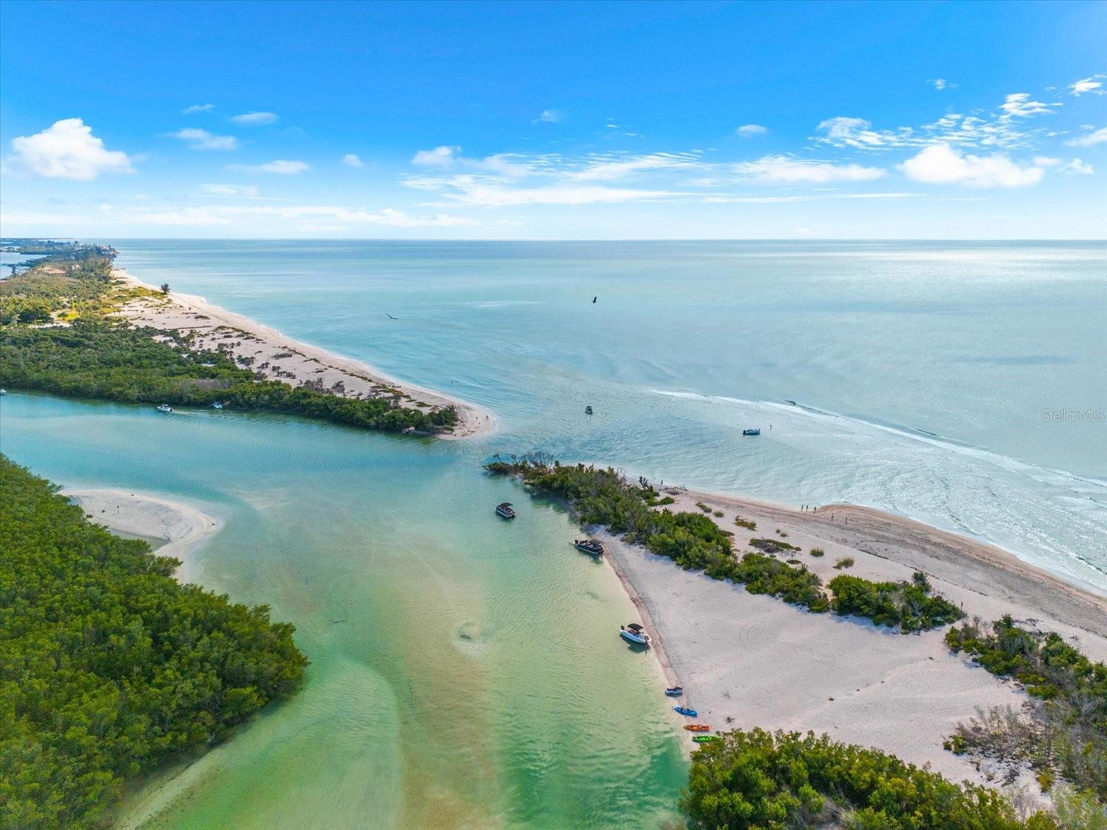 Image 67 of 71 For 9393 Midnight Pass Road 703