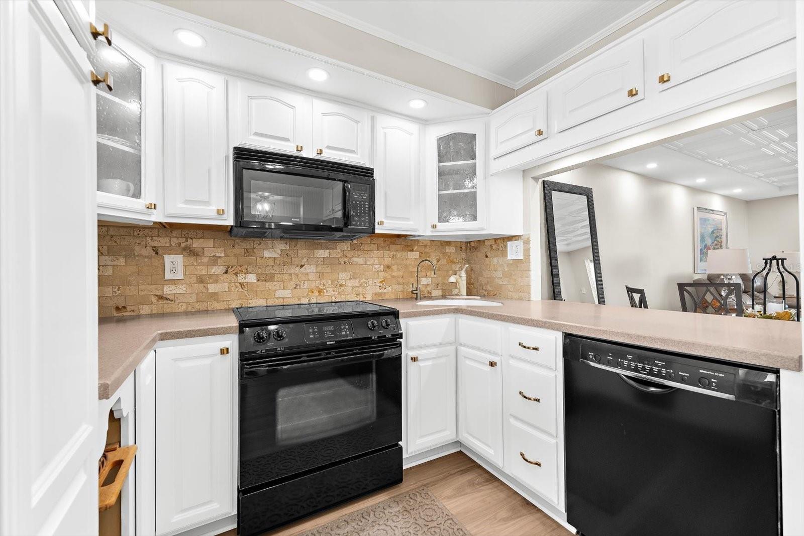 Image 7 of 71 For 9393 Midnight Pass Road 703