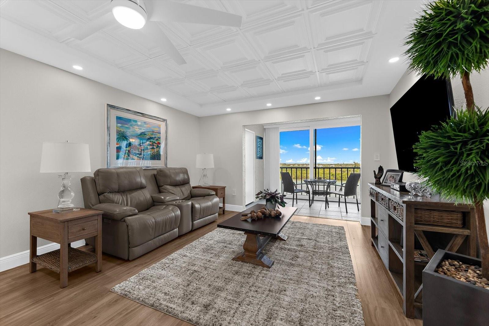 Image 9 of 71 For 9393 Midnight Pass Road 703