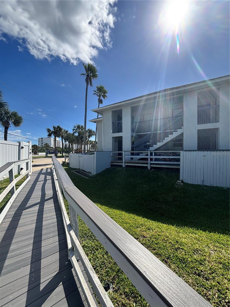 Image 30 of 34 For 4860 Atlantic Avenue 1010