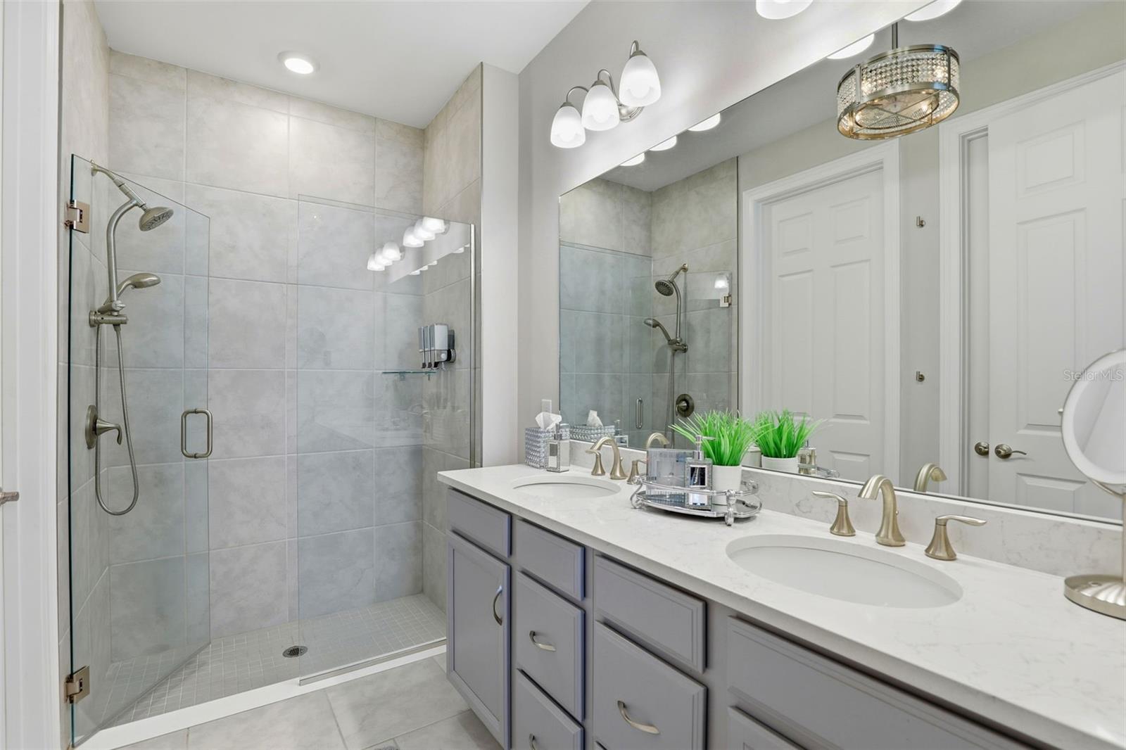 Image 18 of 35 For 112 Ibiza Loop