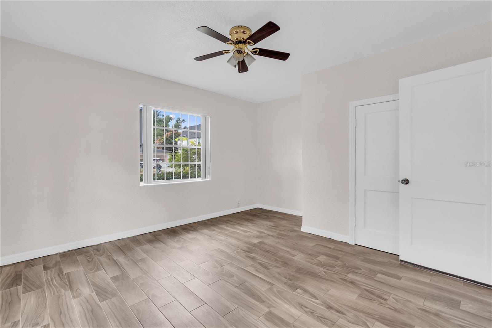 Image 13 of 30 For 1712 Caracas Street