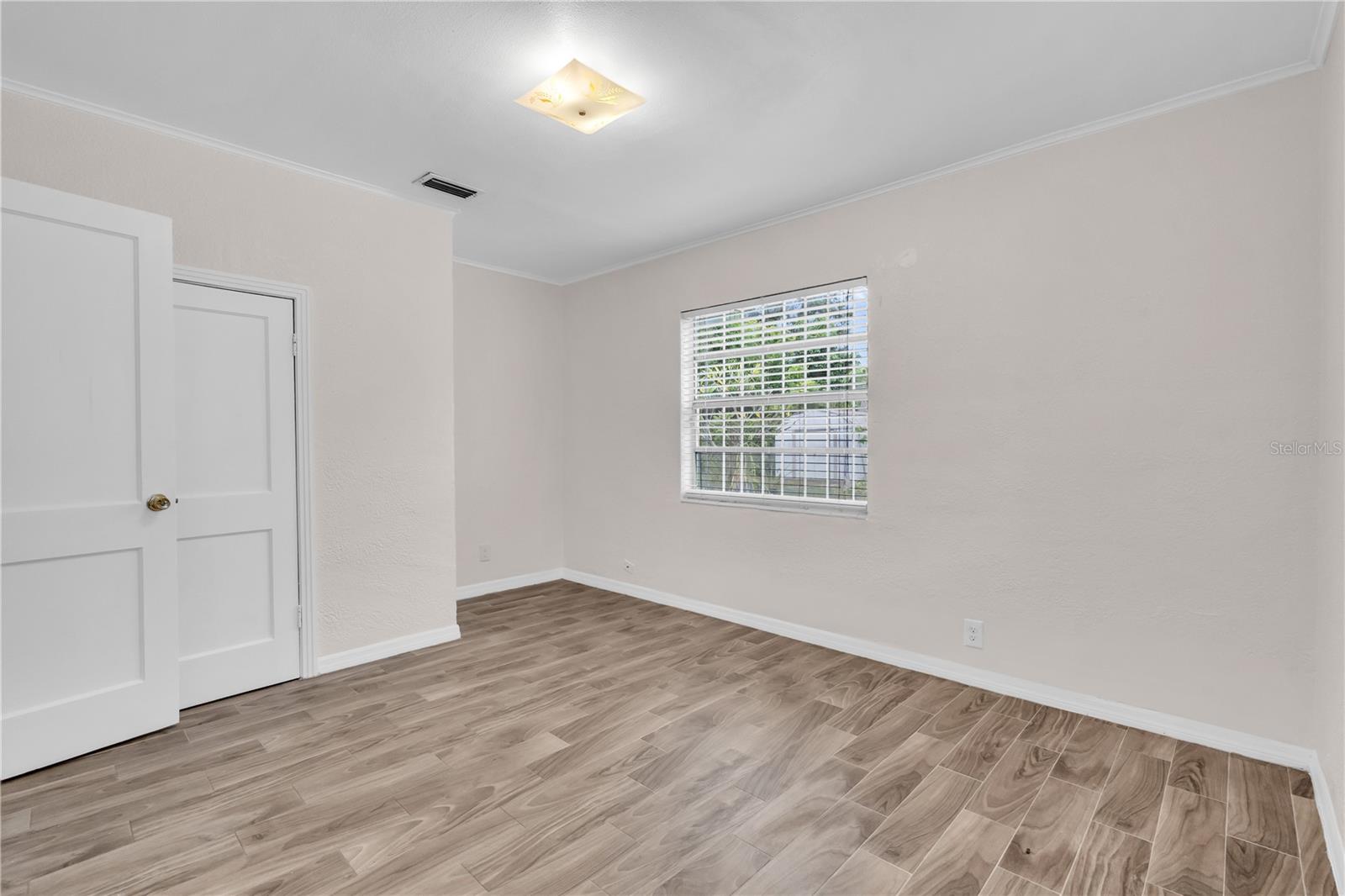 Image 16 of 30 For 1712 Caracas Street