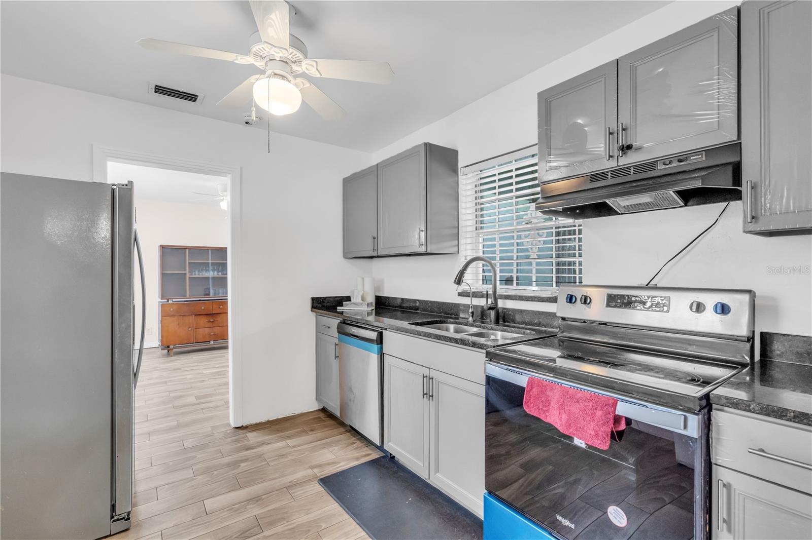 Image 19 of 30 For 1712 Caracas Street