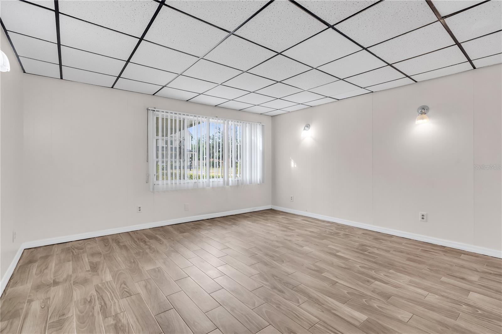 Image 27 of 30 For 1712 Caracas Street