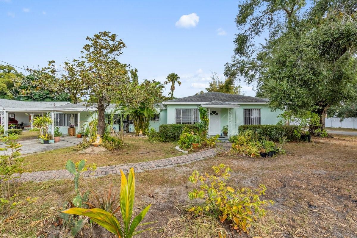 Image 5 of 30 For 1712 Caracas Street