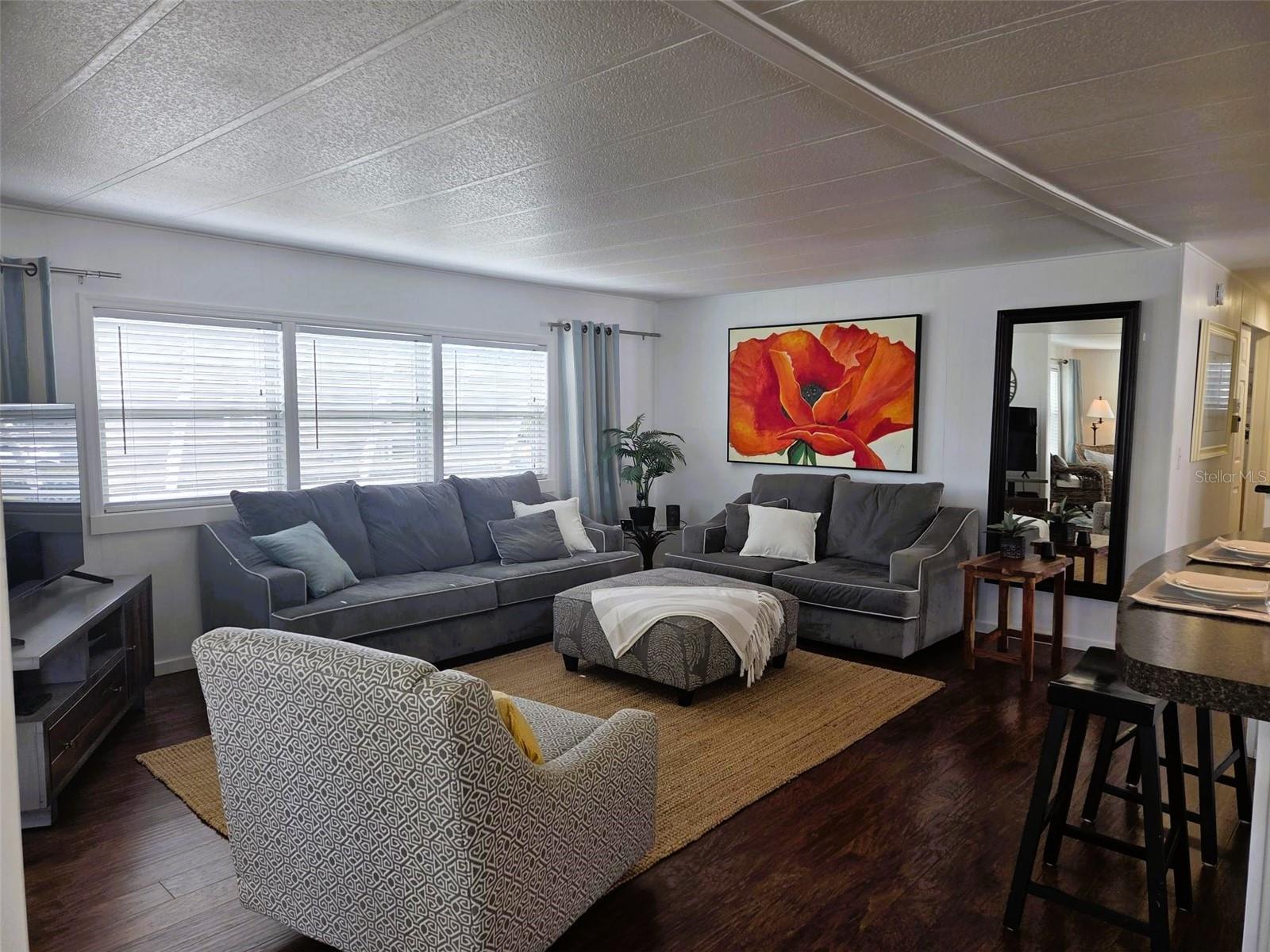 Image 11 of 63 For 415 Oakwood Boulevard