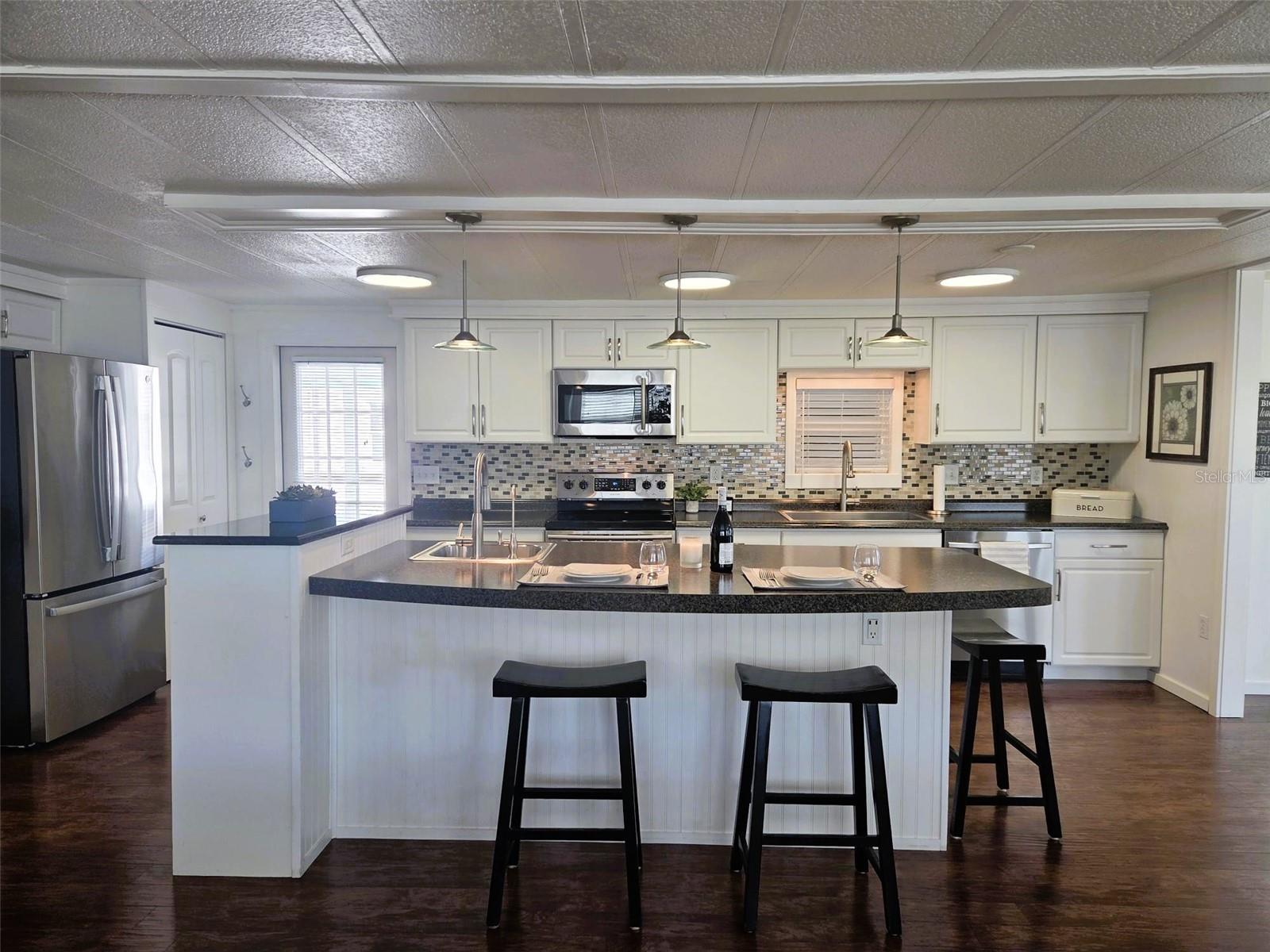 Image 13 of 63 For 415 Oakwood Boulevard