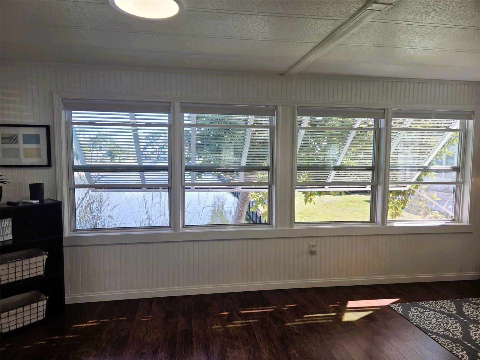 Image 17 of 63 For 415 Oakwood Boulevard