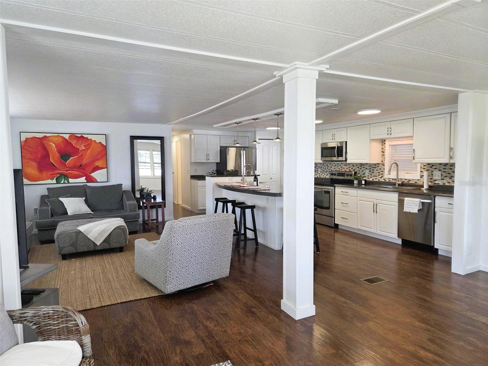 Image 19 of 63 For 415 Oakwood Boulevard