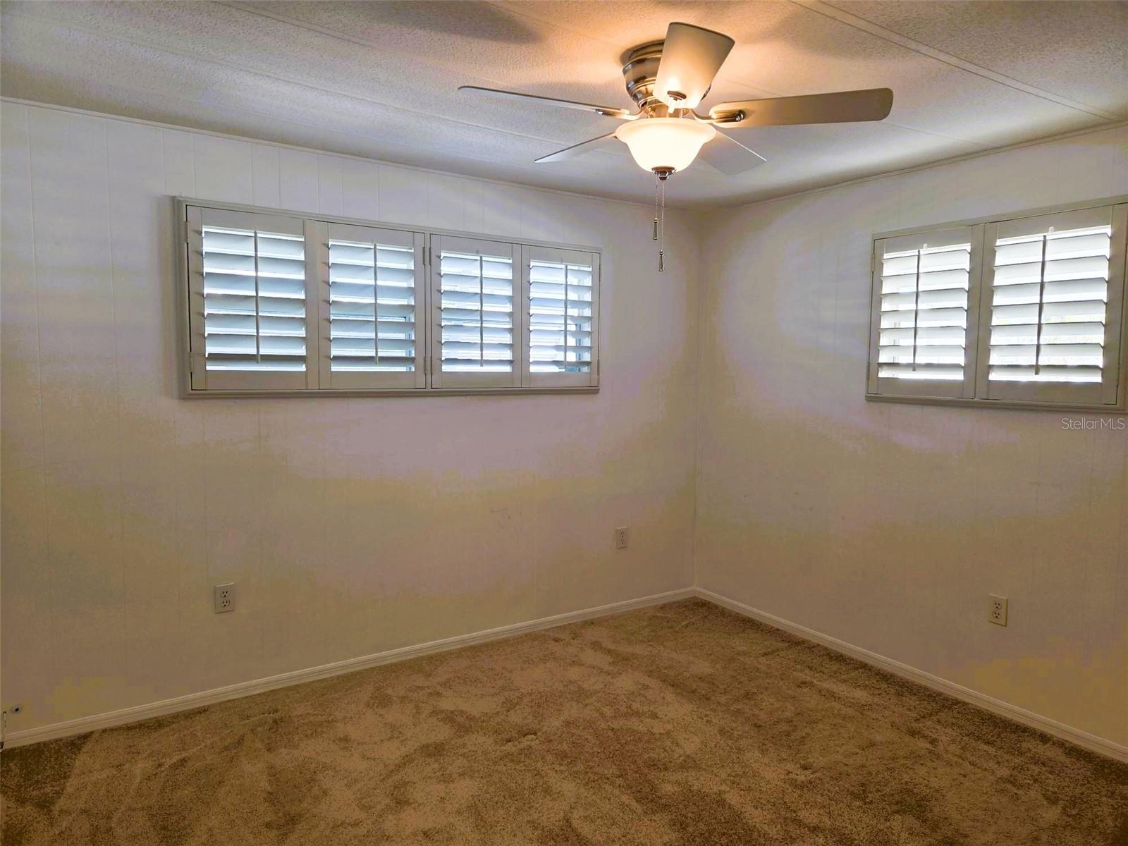 Image 22 of 63 For 415 Oakwood Boulevard