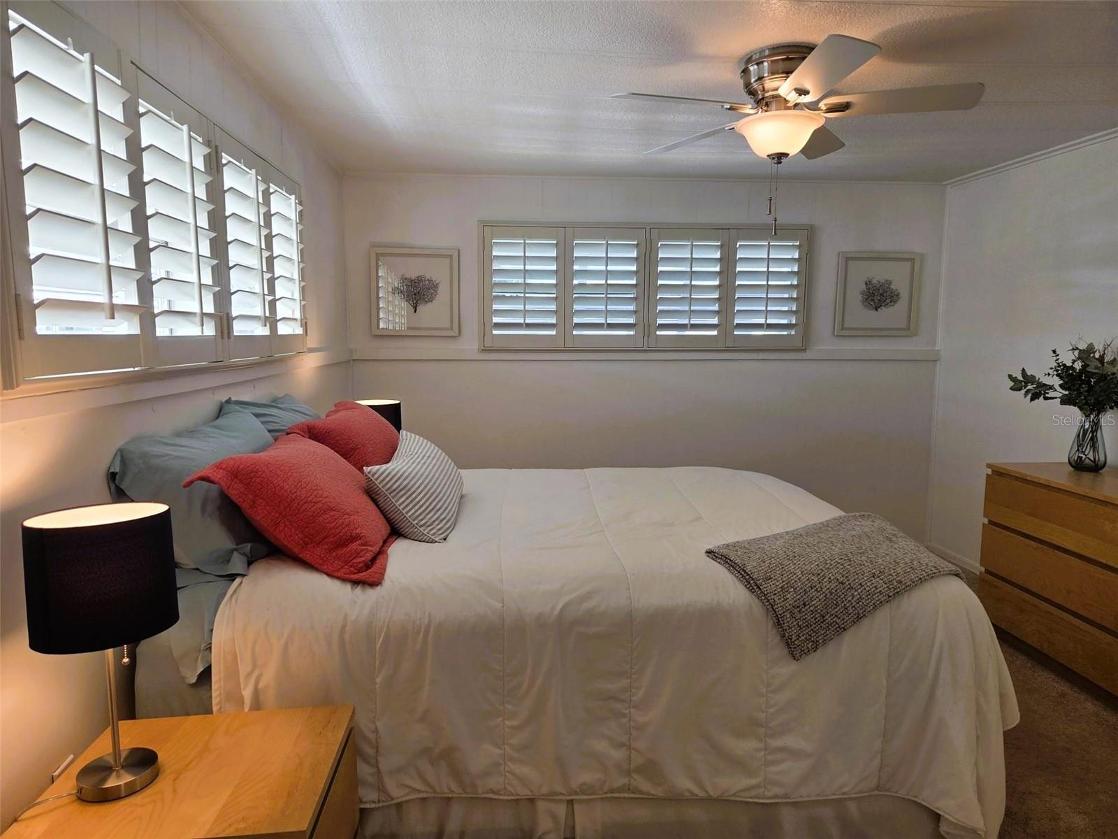 Image 24 of 63 For 415 Oakwood Boulevard