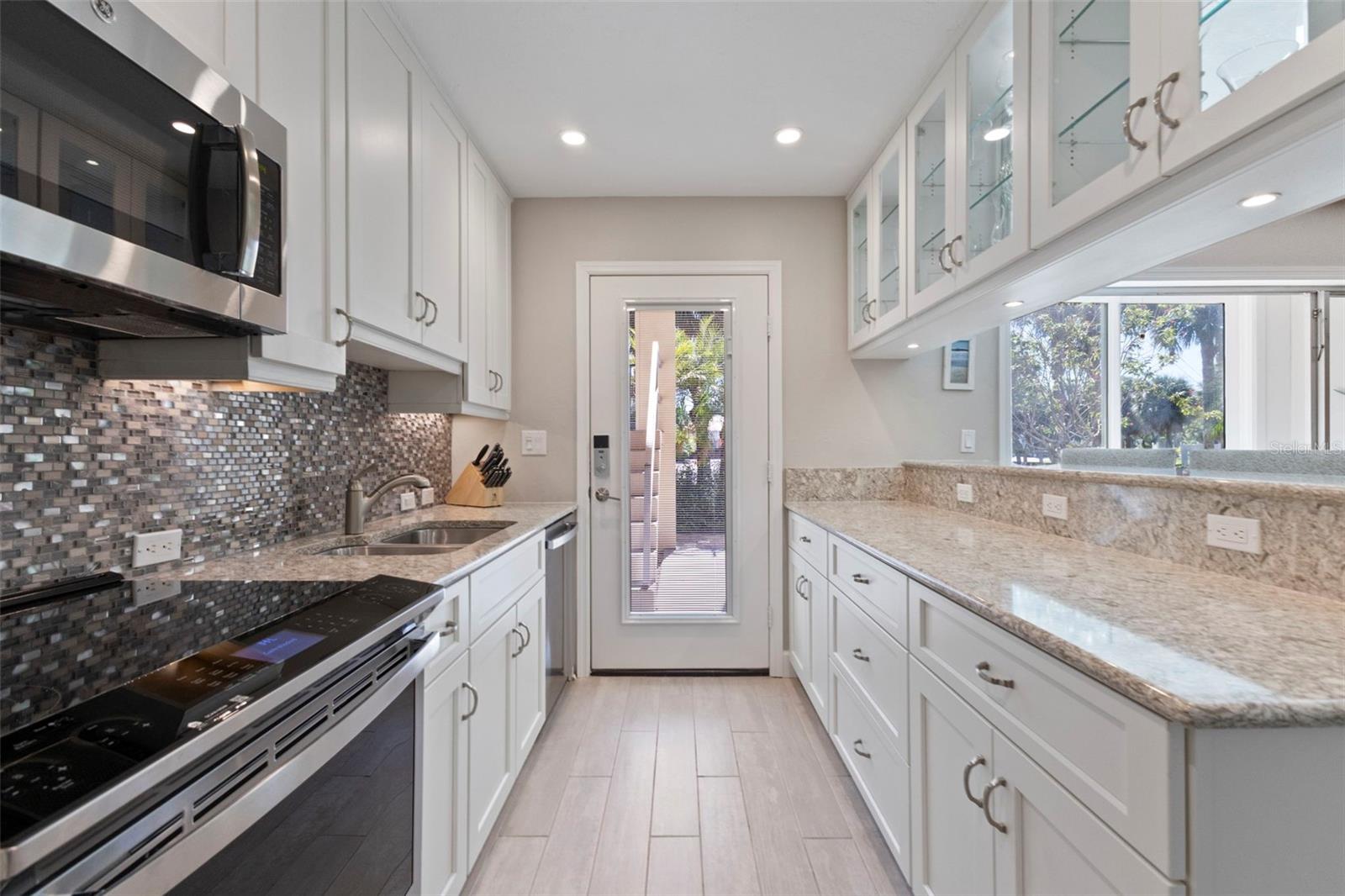 Image 11 of 47 For 137 Avenida Messina  1