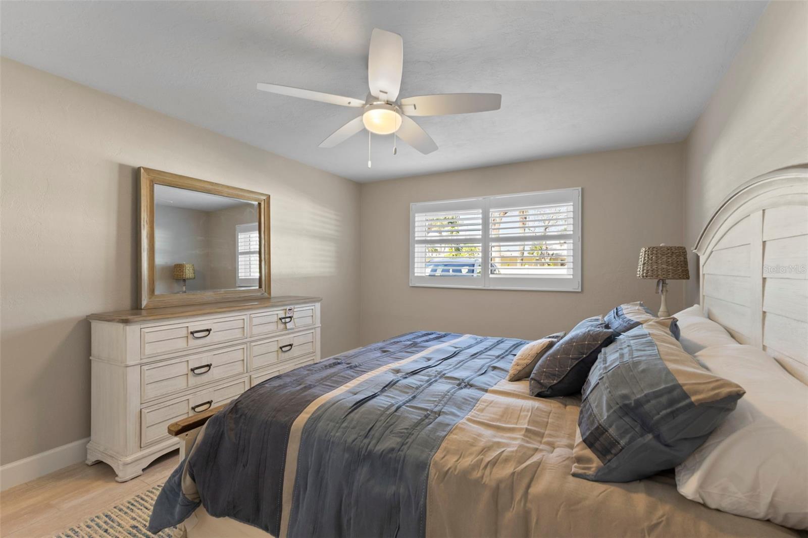 Image 15 of 47 For 137 Avenida Messina  1